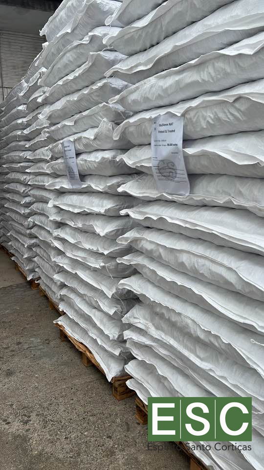 Caixas de cartão ou sacos ráfia