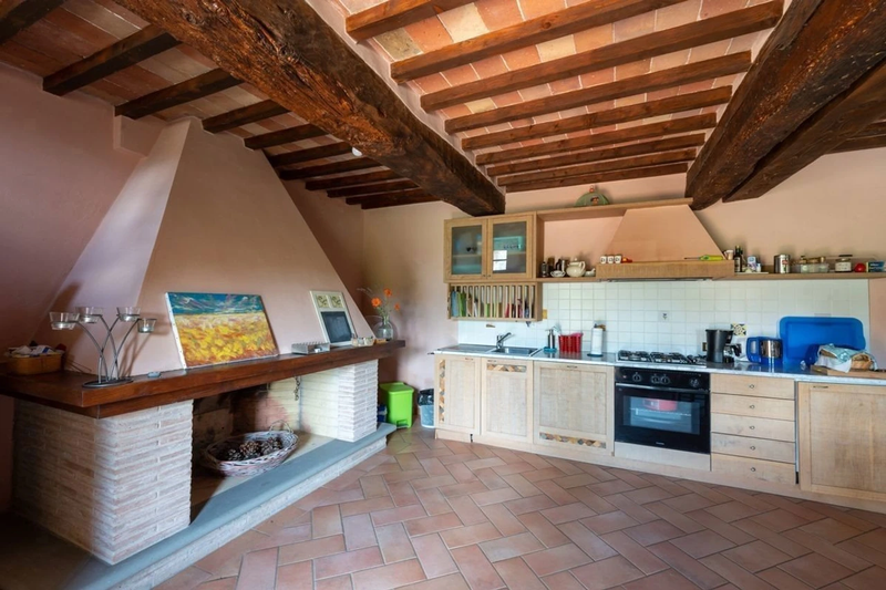 וילה מדהימה מחולקת ל 3 דירות , עם שטח משותף ובריכת שחיה Pienza Toscana