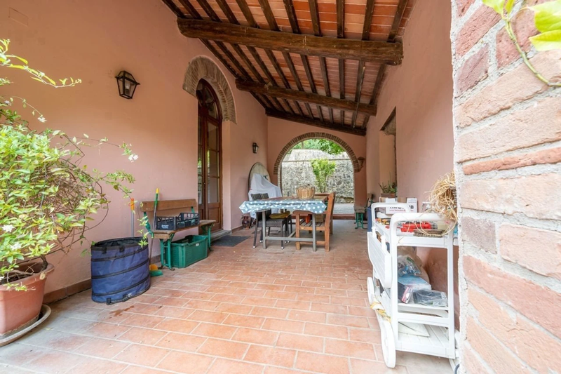 וילה מדהימה מחולקת ל 3 דירות , עם שטח משותף ובריכת שחיה Pienza Toscana