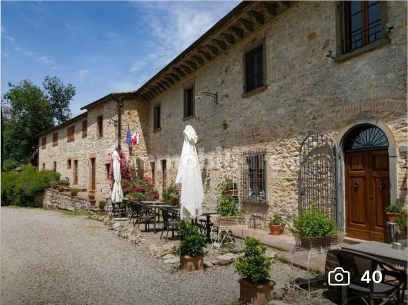 בית אוטנטי בקיאנטי טוסקנה , כבר מחולק  ועובד כדירות נופש 