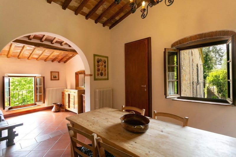 בית אוטנטי בקיאנטי טוסקנה , כבר מחולק  ועובד כדירות נופש 