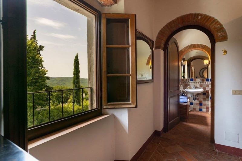 בית אוטנטי בקיאנטי טוסקנה , כבר מחולק  ועובד כדירות נופש 