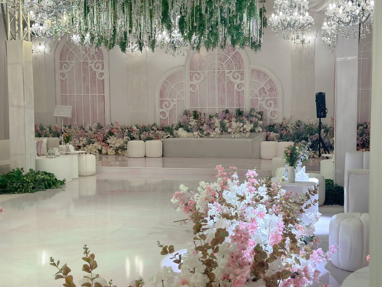 قاعة دبل ثري