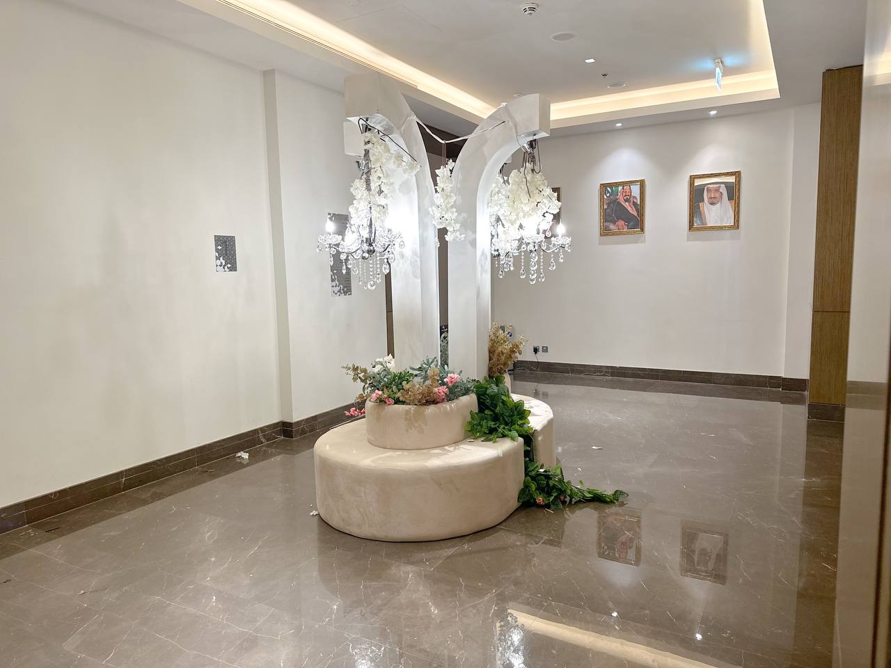 قاعة دبل ثري