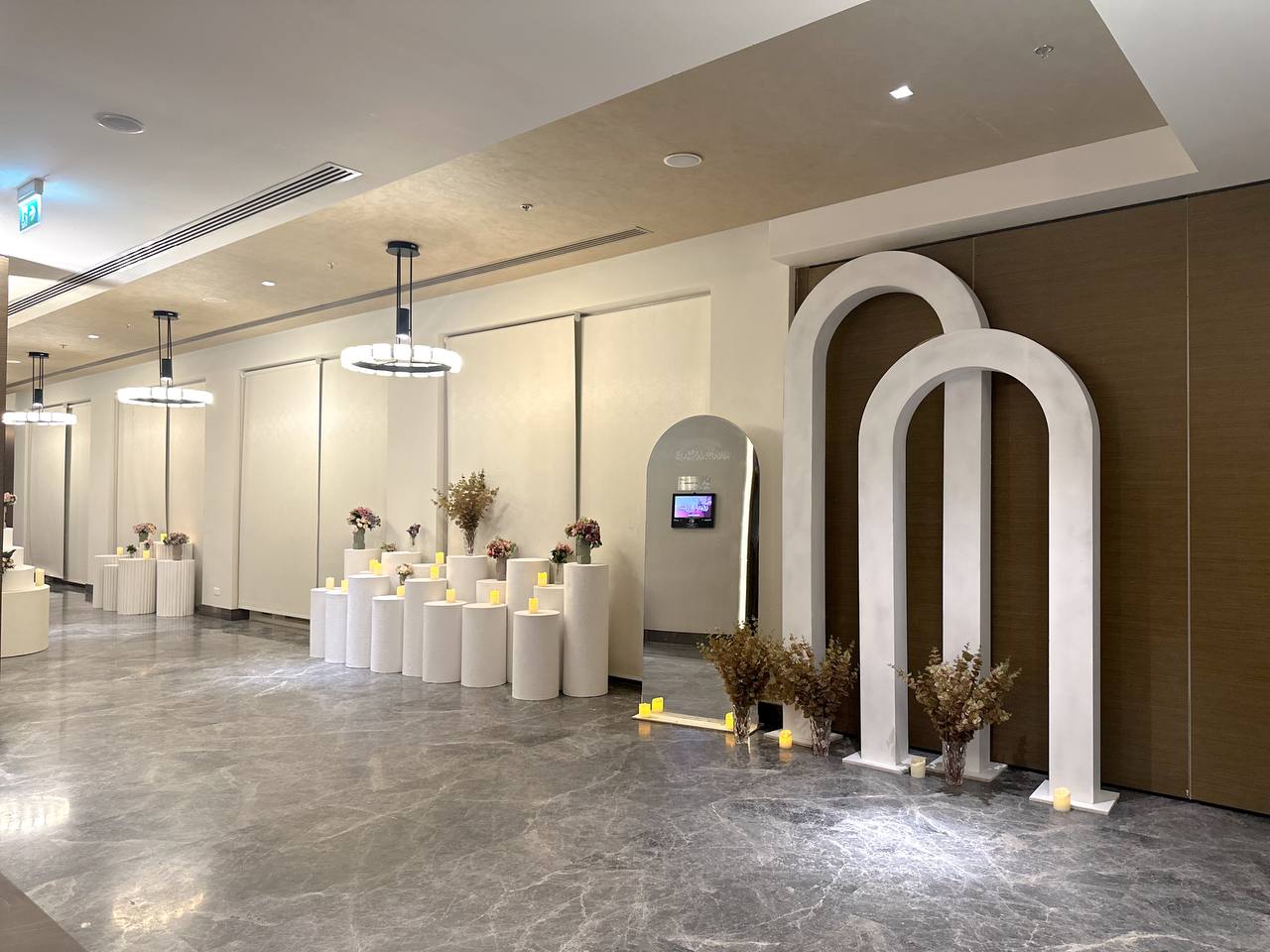 قاعة دبل ثري