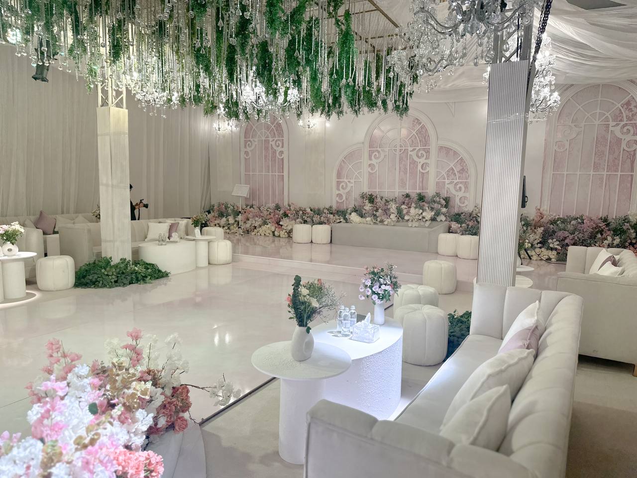 قاعة دبل ثري