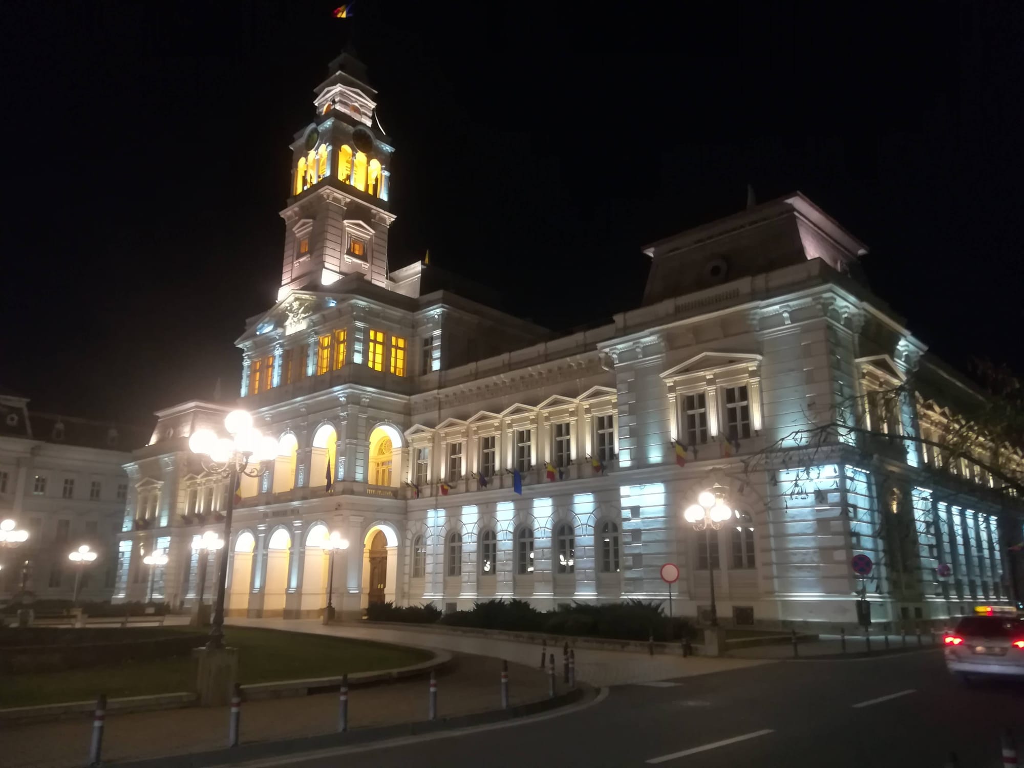 THE ADMINISTRATIVE PALACE IN ARAD - THE BUILDING OF THE CITY HALL FROM ARAD - AZ ARADI VÁROSHÁZA