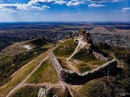 SMALL MONOGRAPHY OF MEDIEVAL FORTRESSES ȘIRIA, ȘOIMOȘ AND DEZNA - „THE SISTER FORTRESSES”