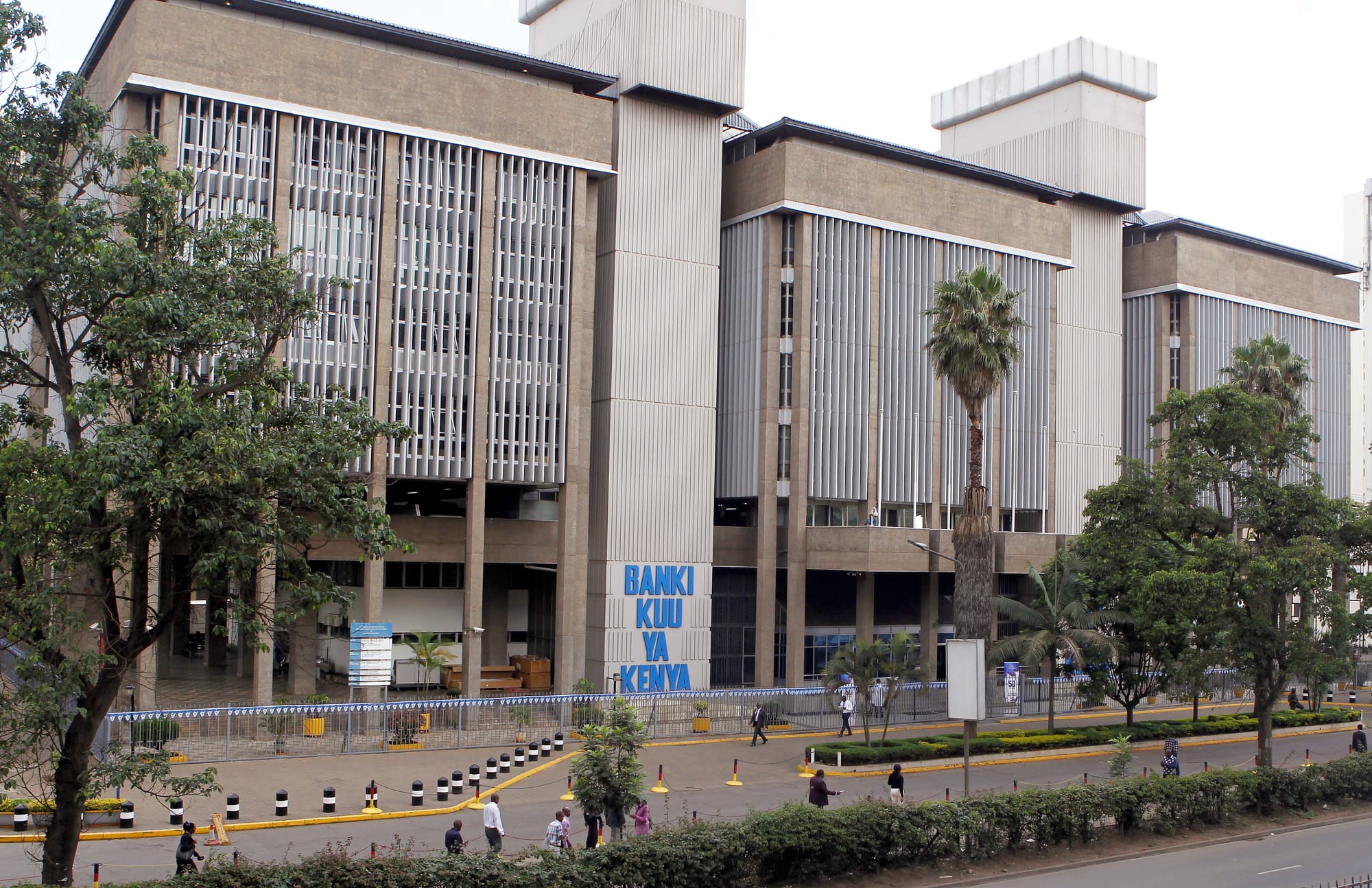 Kenya's central bank governor claims that the country can repay a $2 billion bond.