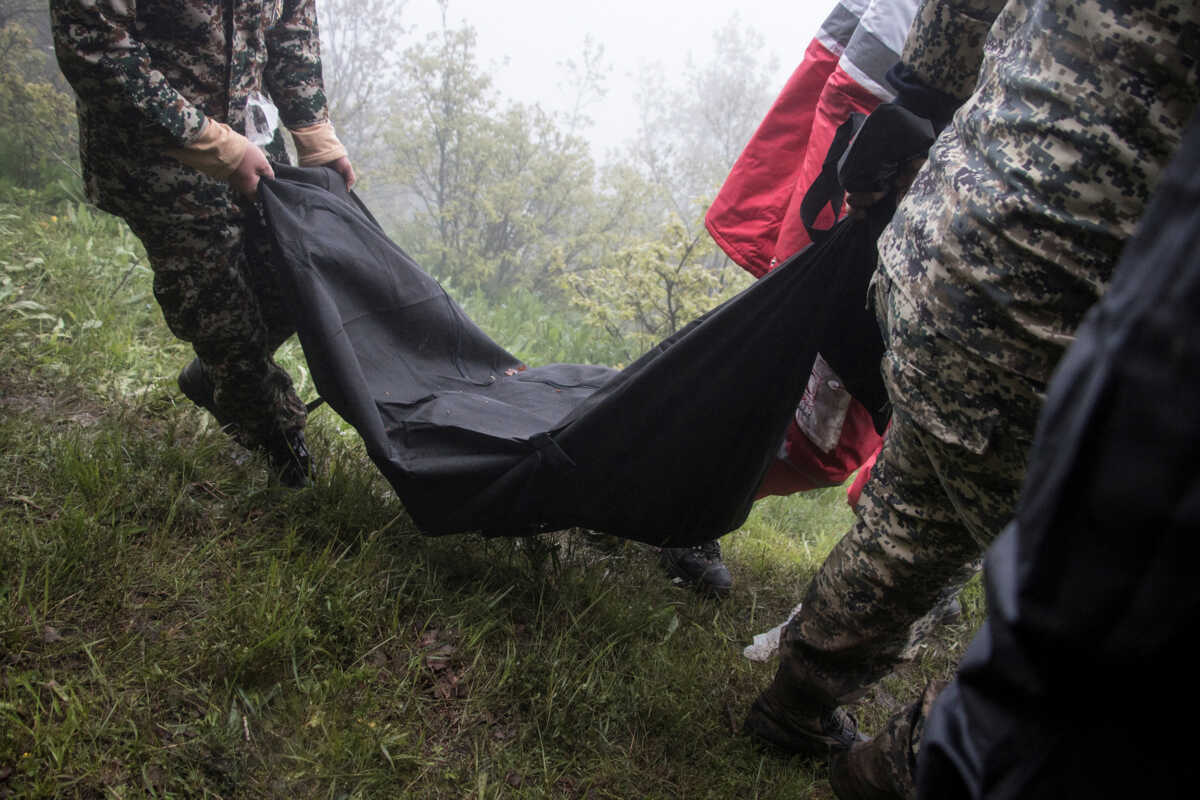 15:40 20/05/2024

Ιράν: Συγκλονιστικές εικόνες από τη μεταφορά των σορών του προέδρου Ραϊσί και του ΥΠΕΞ