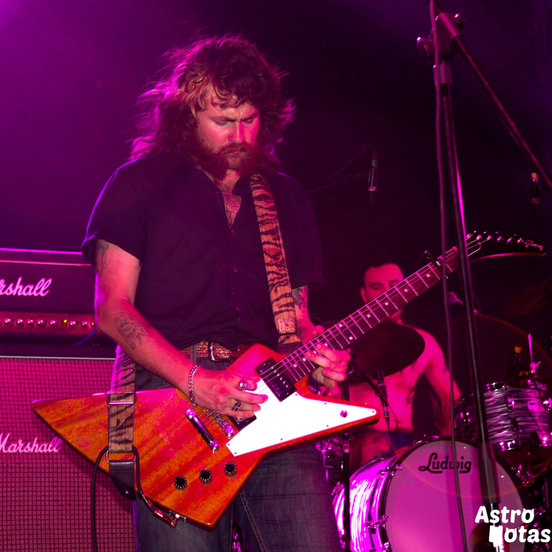 Amyl and the Sniffers