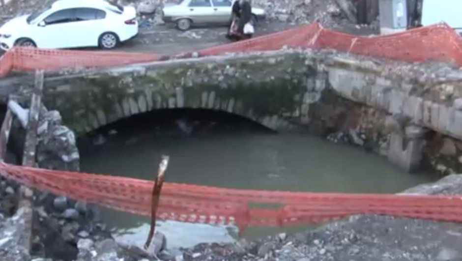 Yıkımdan 4 bin yıllık şehrin kalıntıları ortaya çıktı