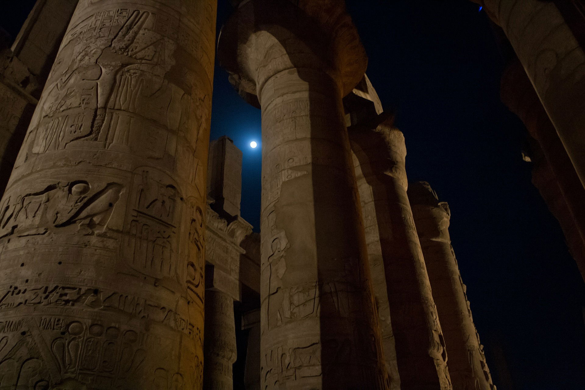 Buyur Burdan Luxor'la