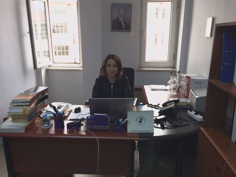 Hanım Hande DUYMUŞ FLORİOTİ  KİMDİR?