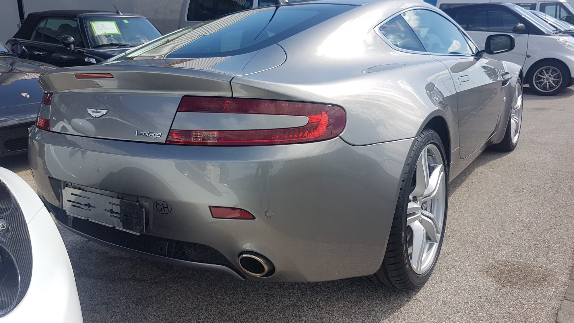 Aston Martin Vantage - 2006