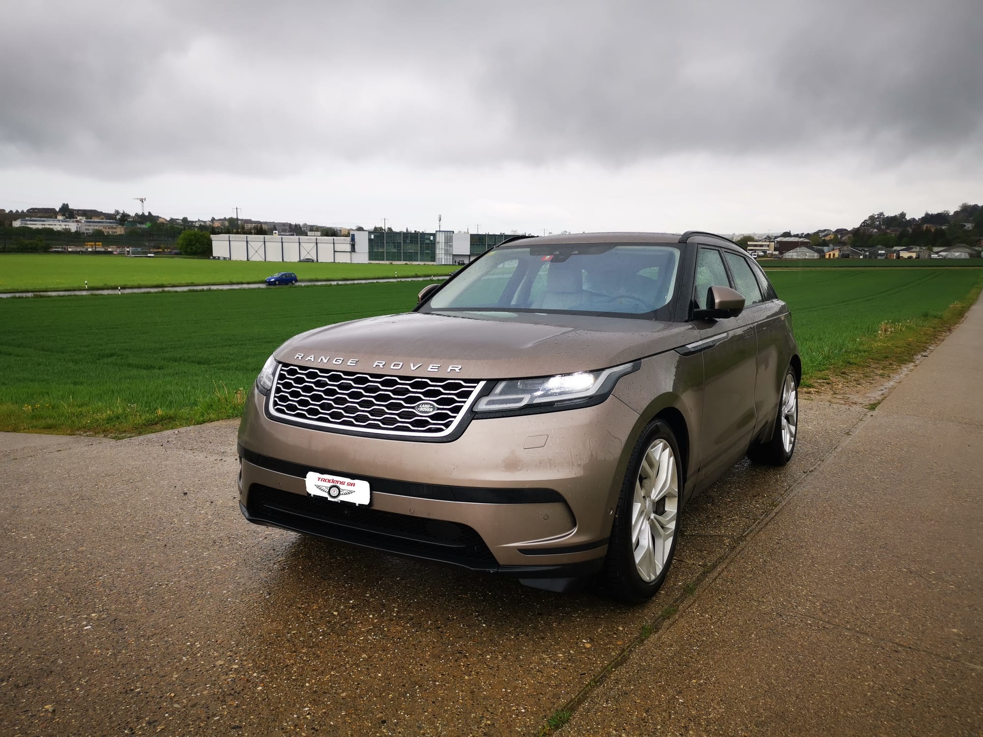 Velar 240 - 2018