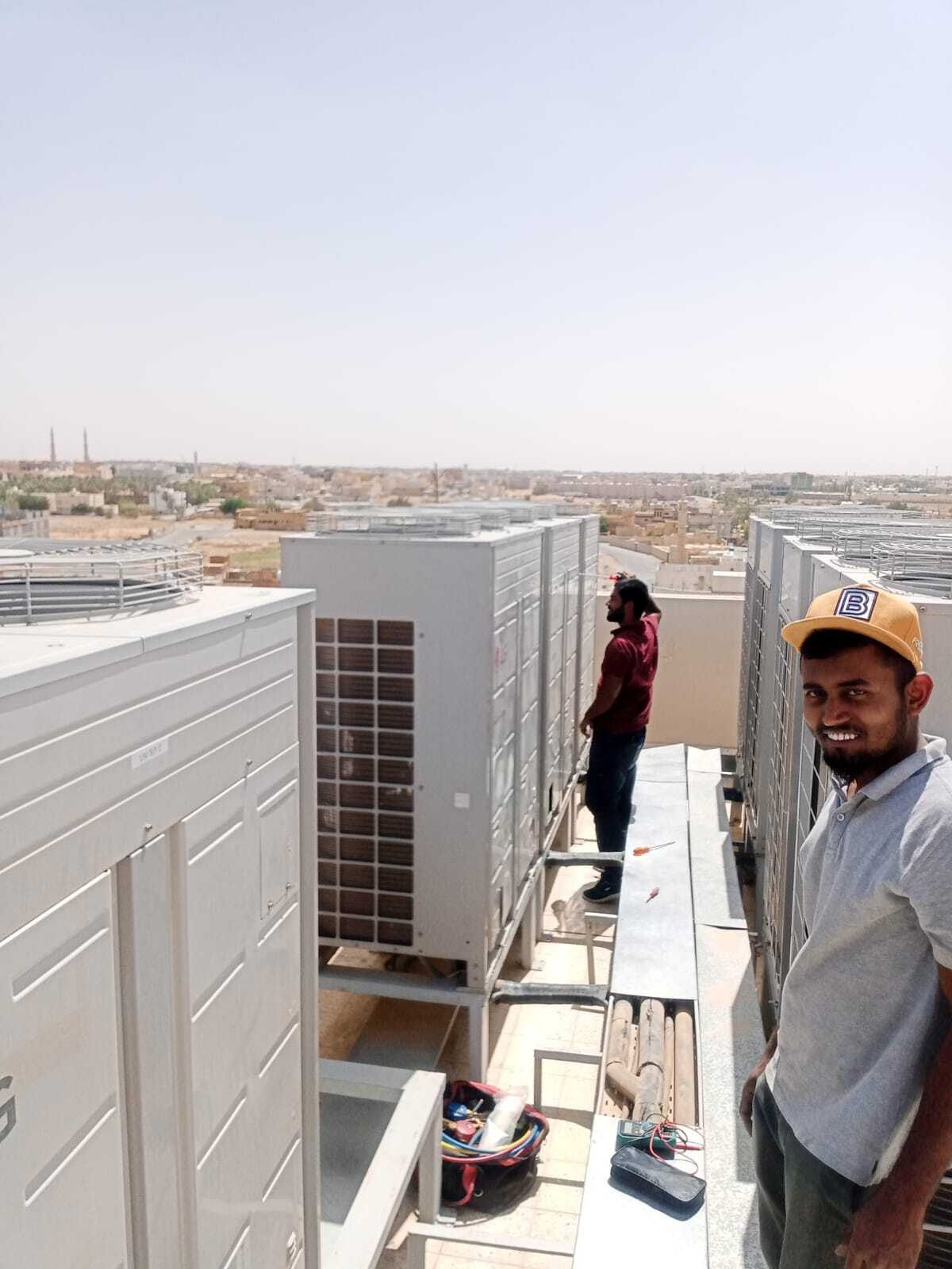 صيانة منظومة تكيف مركزي من نوع (vrf)