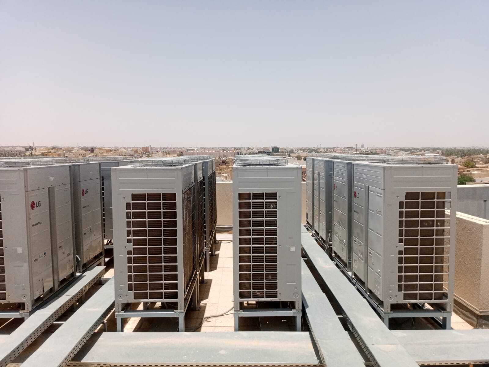 صيانة منظومة تكيف مركزي من نوع (vrf)