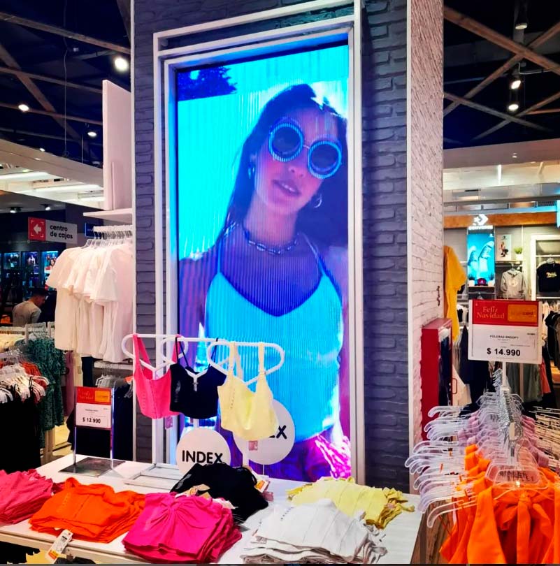 Proyecto pantallas LED Index mujer Ripley Costanera Center.