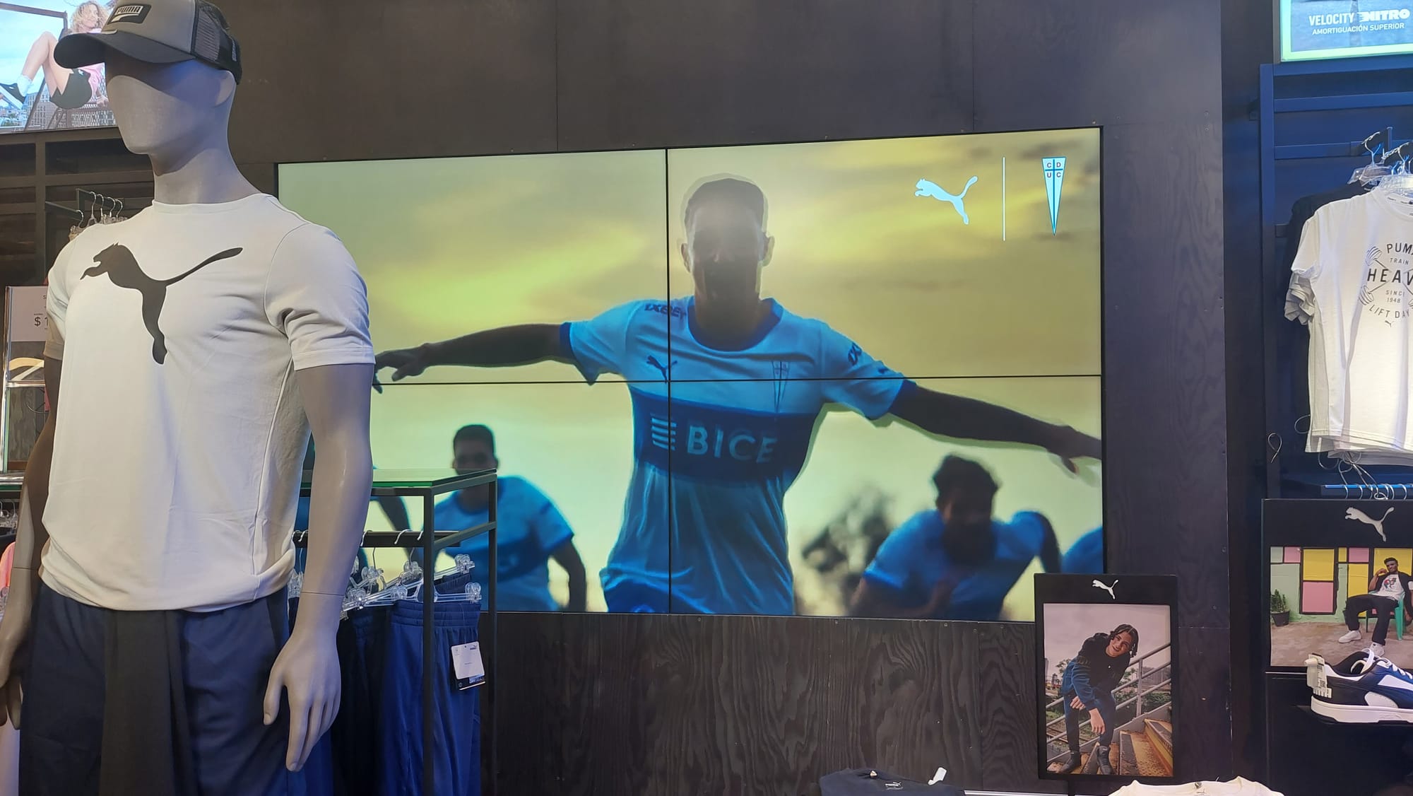 Adaptación contenidos campaña PUMA camiseta U.C en pantallas Wall de tiendas Ripley.