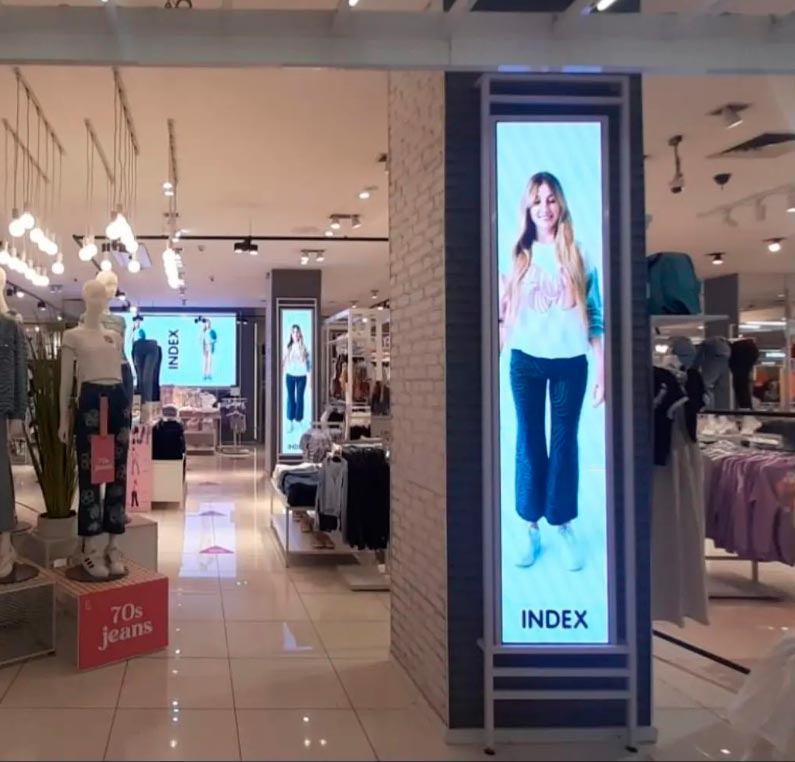 Proyecto Pantallas LED Index mujer Ripley Parque Arauco.