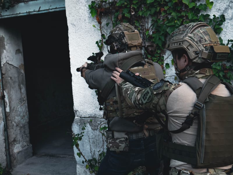 Lövészet (éles fegyver/airsoft)