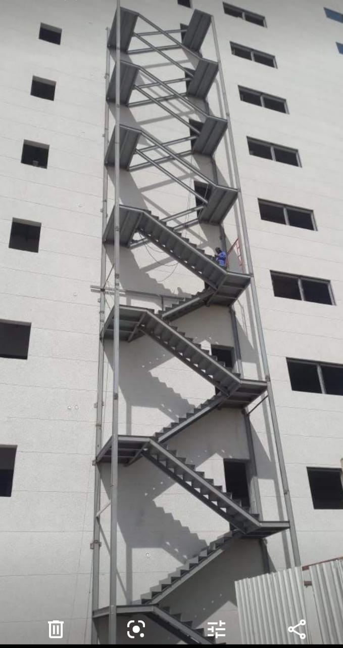 مخارج الطوارئ