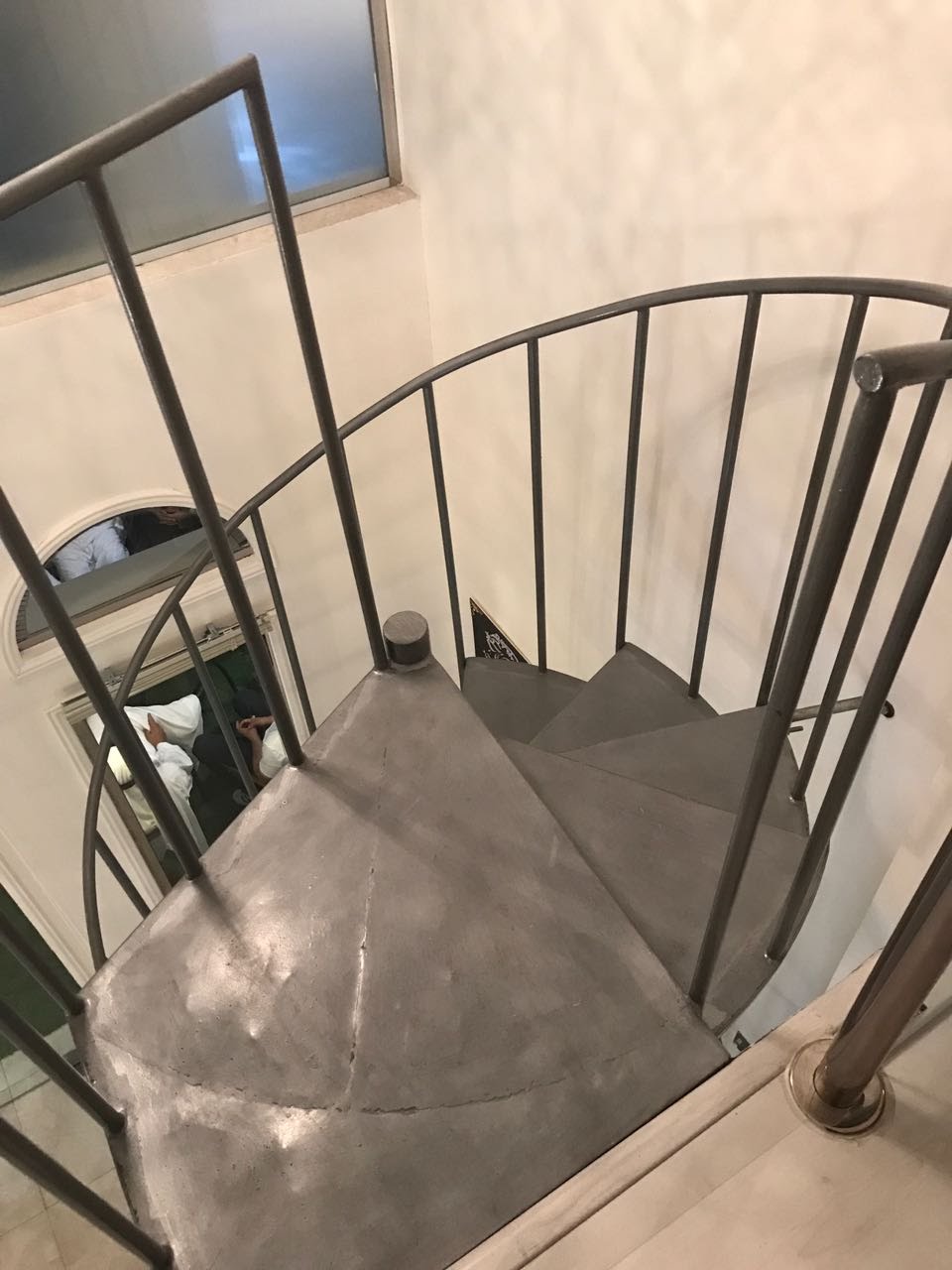 مخارج الطوارئ