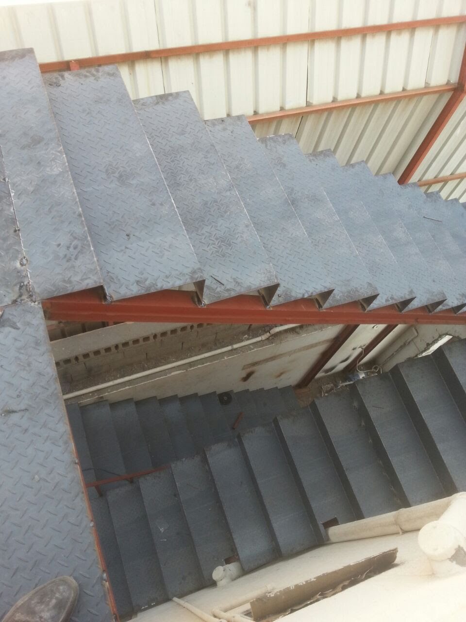 مخارج الطوارئ