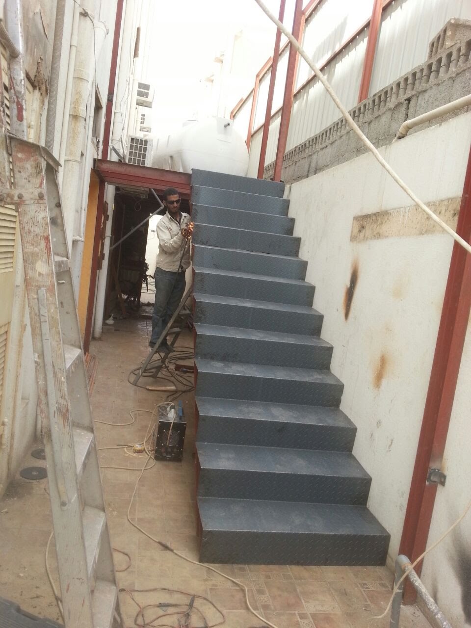 مخارج الطوارئ