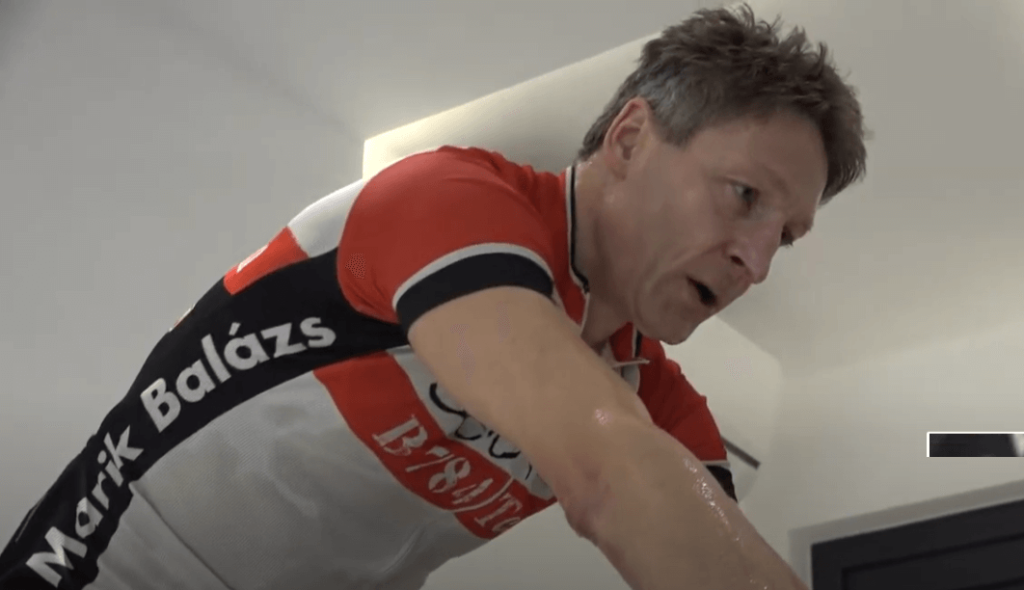 Marik Balázs spinning edző a KEISER M3i kerékpárt tesztelte