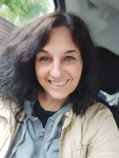 "A reklámszövegektől a regényekig bármi megtaníthat olvasni"