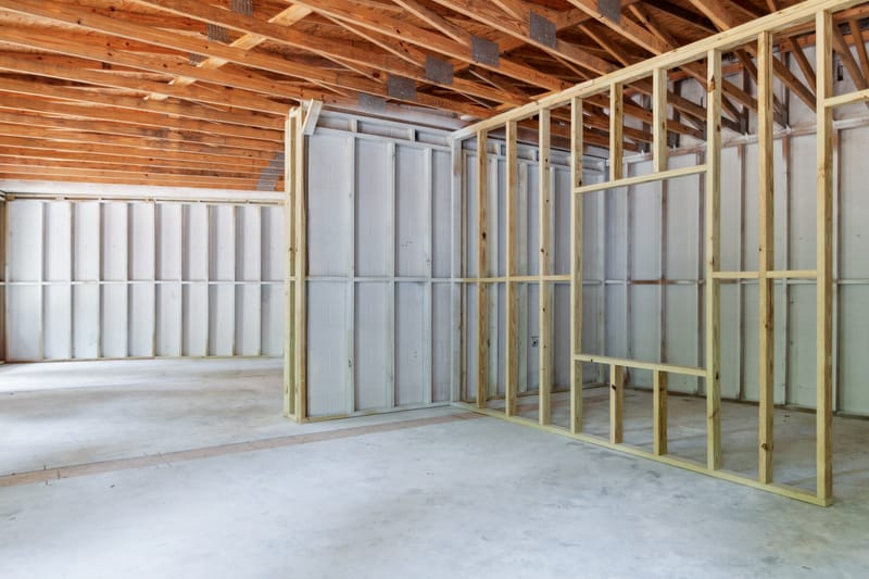 Commercial building with finished apartment