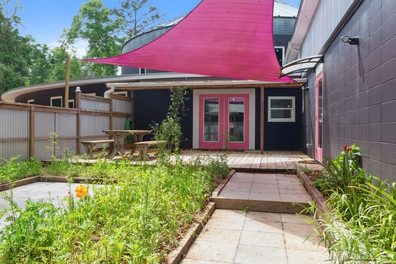 Commercial building with finished apartment