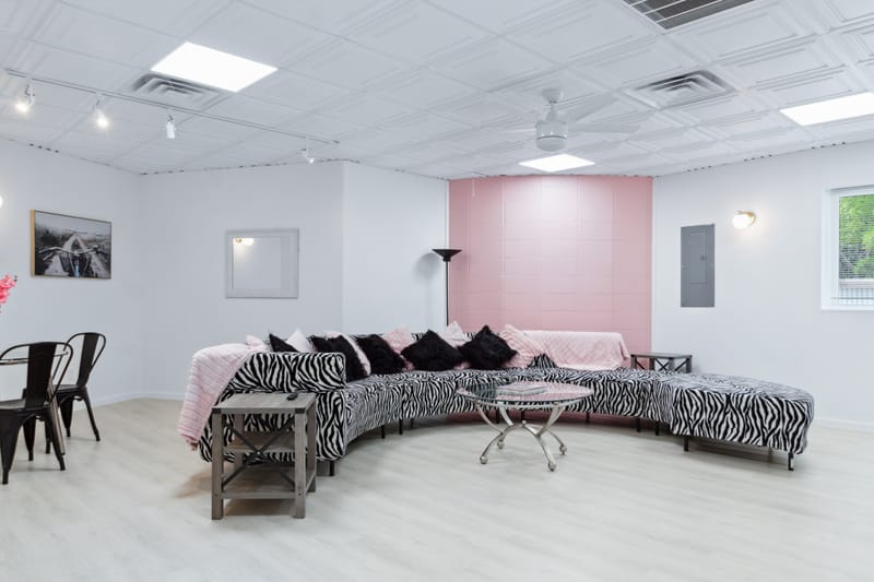 Commercial building with finished apartment