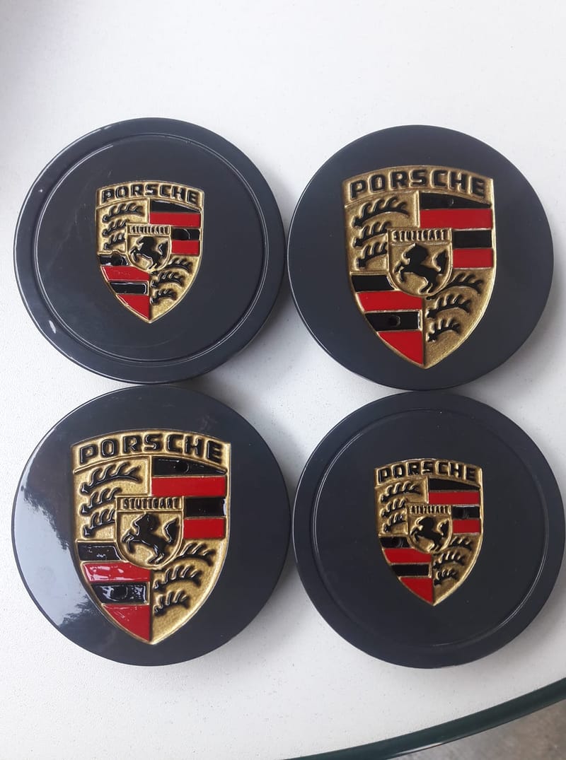 Cabochons et pièces automobile