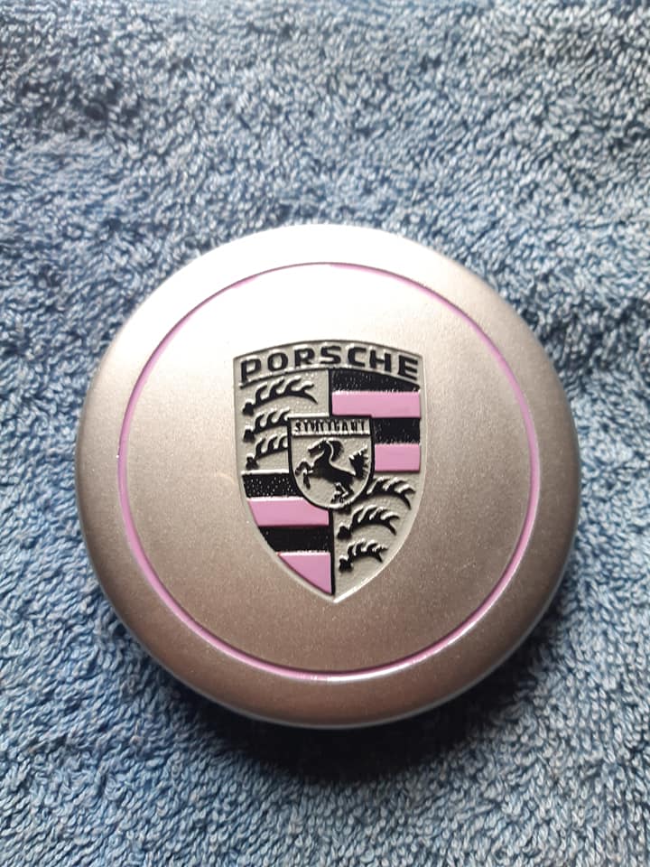 Cabochons et pièces automobile