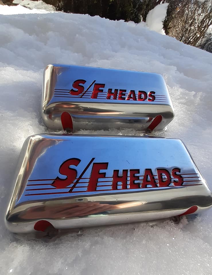 Cabochons et pièces automobile