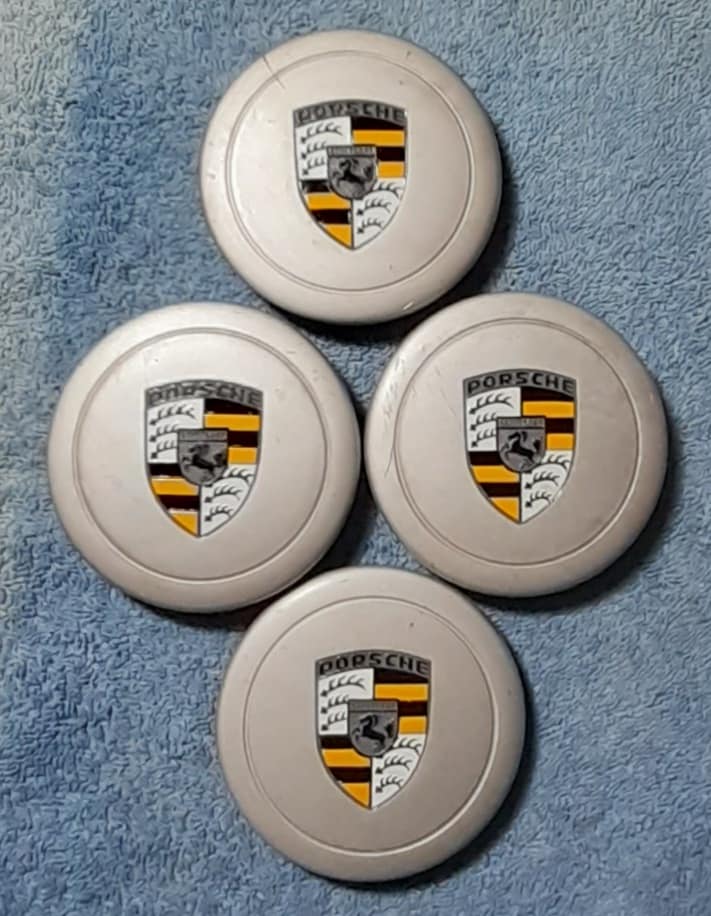 Cabochons et pièces automobile