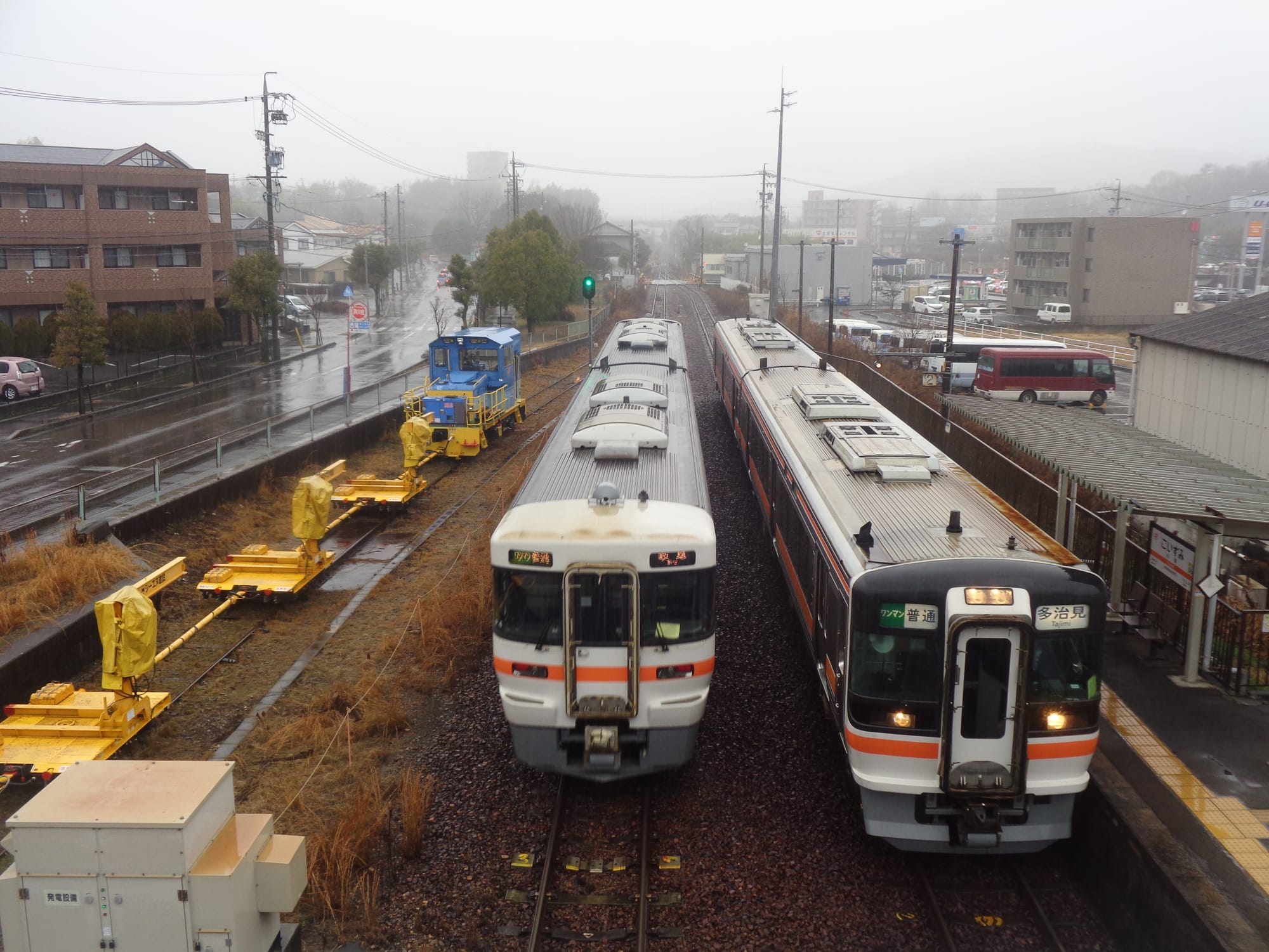 小泉駅　～こ線橋は撮影に便利な駅～