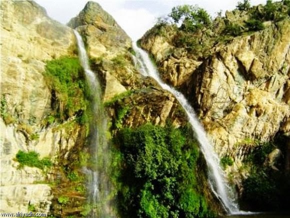 شلال الدهنا الطبيعي