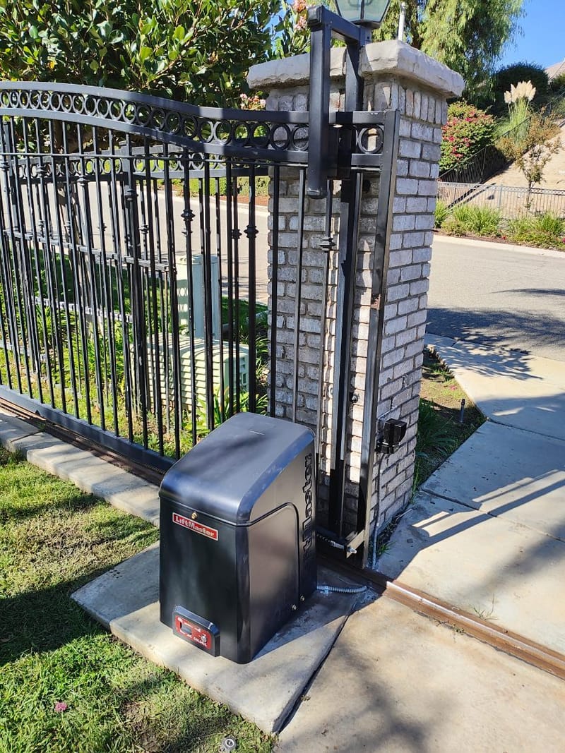 Electric gate opener