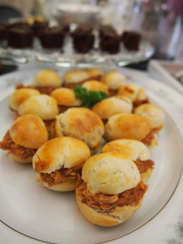 Pulled pork sliders