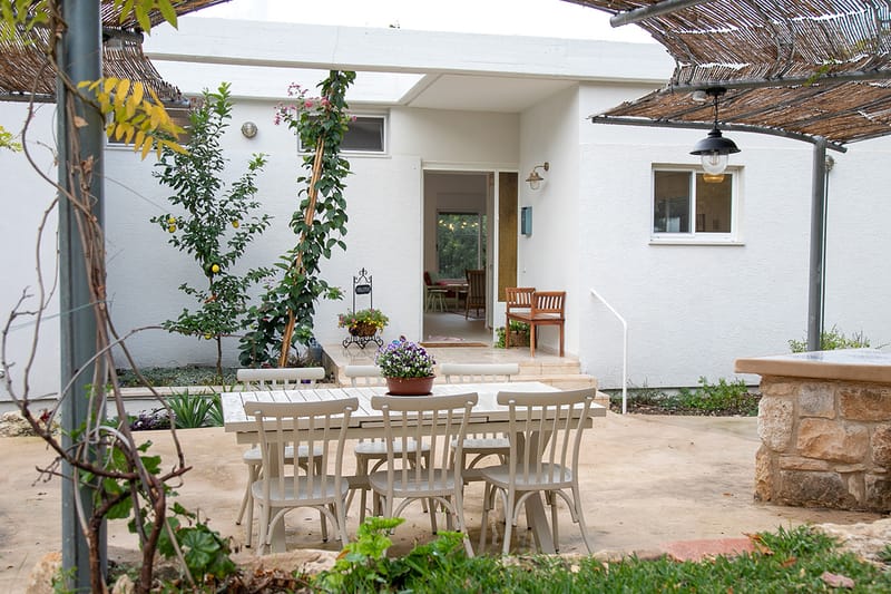 גינה ומטבח חוץ