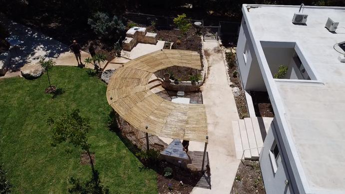 גינה ומטבח חוץ