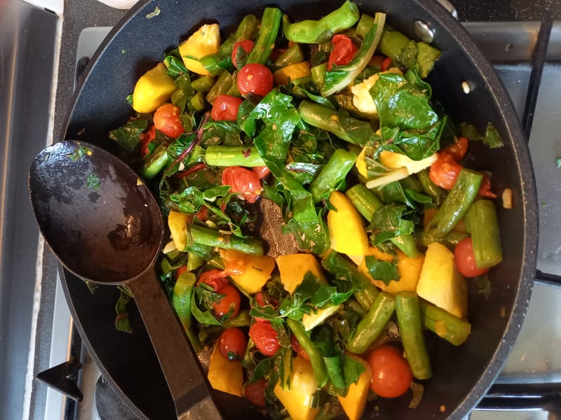 Share out fresh food