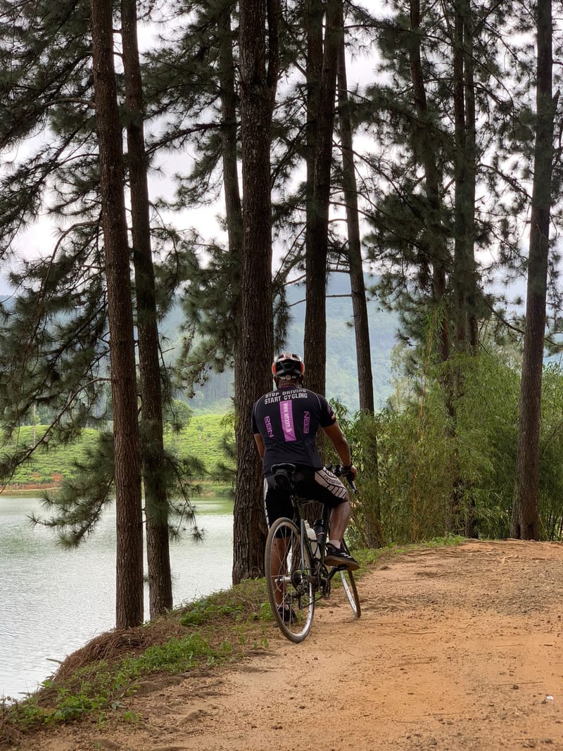 Most Scenic Lake on Sri Lanka on top of a mountain - Matale 
