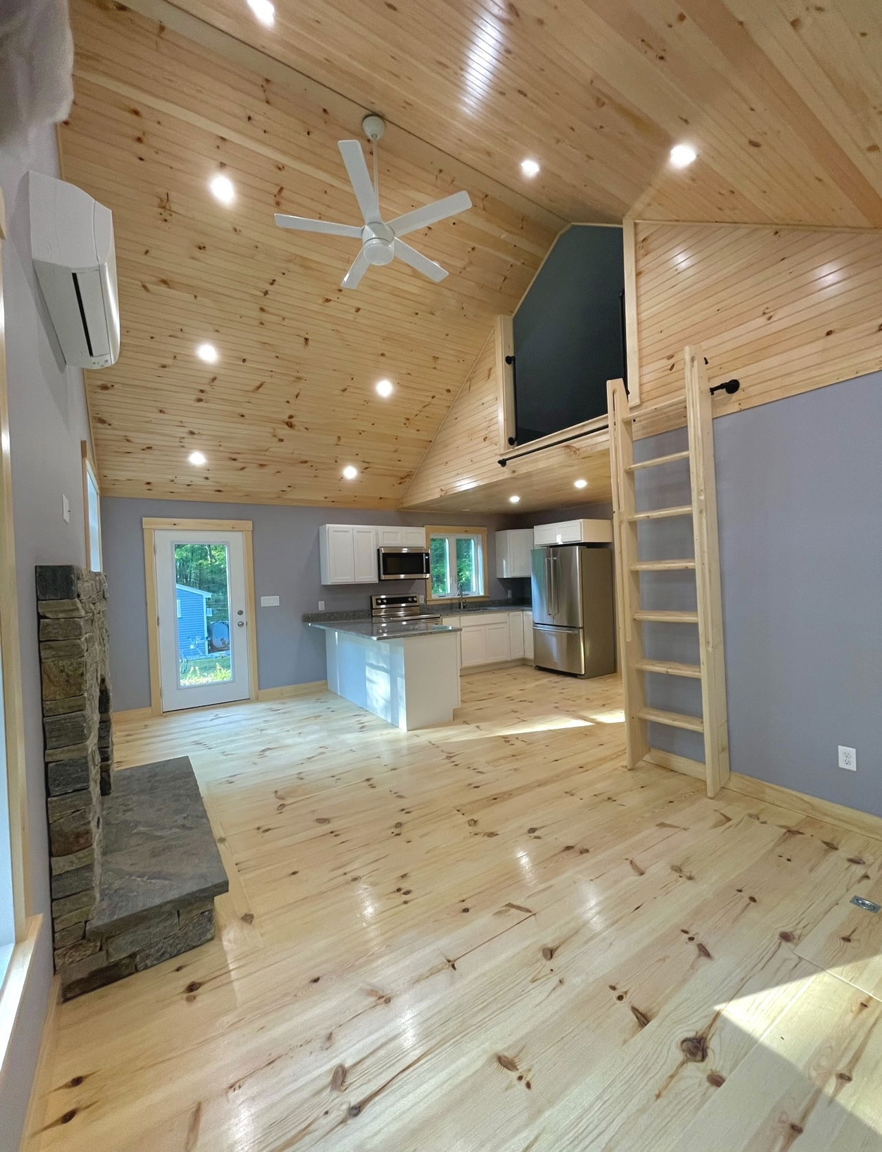 Cabin Retreat? Let Your Imagination Flow Freely. We’ve Got You!