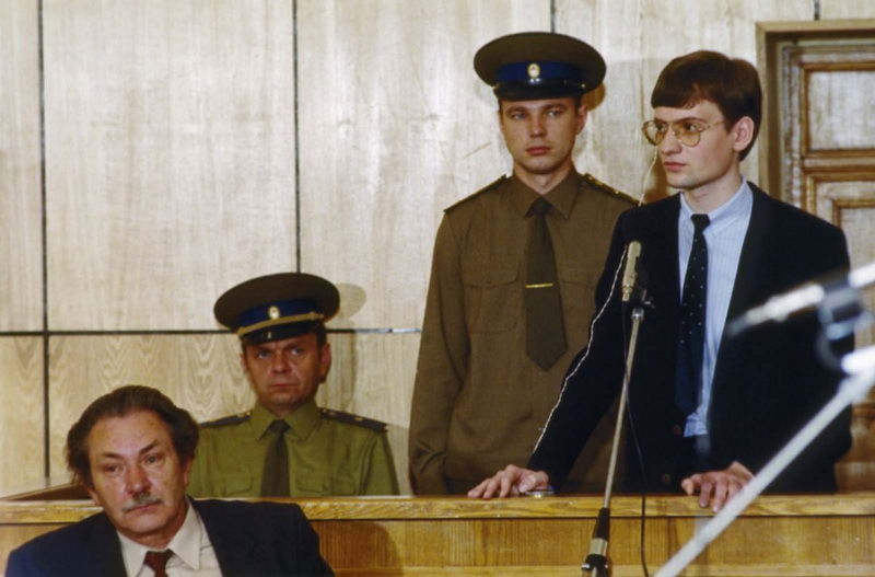 Немецкий самолёт на красной площади, - "Терпилы" в глазах запада.