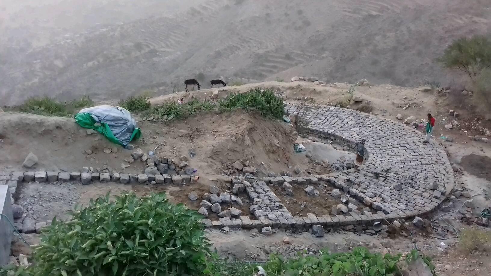 طلعــة الشَّرَف (الجزء الأعلى لطلعة المدرسـة)